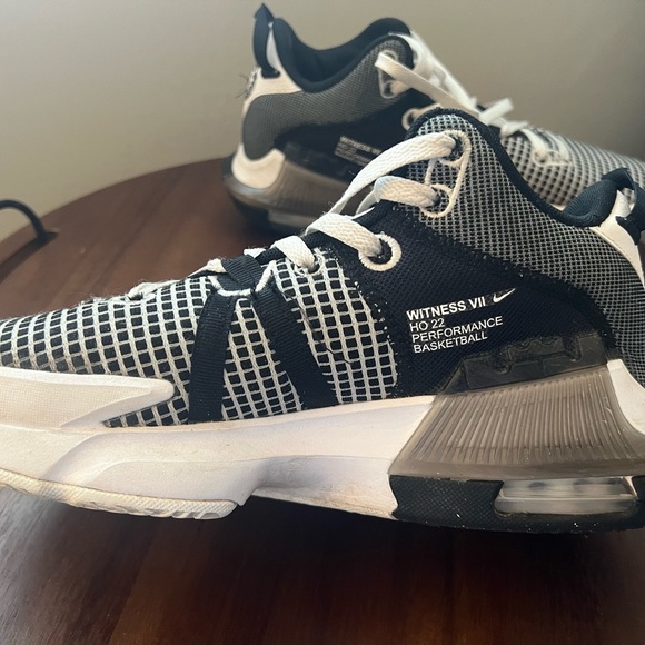 Men’s Nike Size 9 Lebron Witness 7, good used condition. - Picture 4 of 8